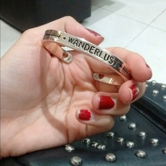 *SOLD OUT*Lovely Bangles - Picture 7 of 8